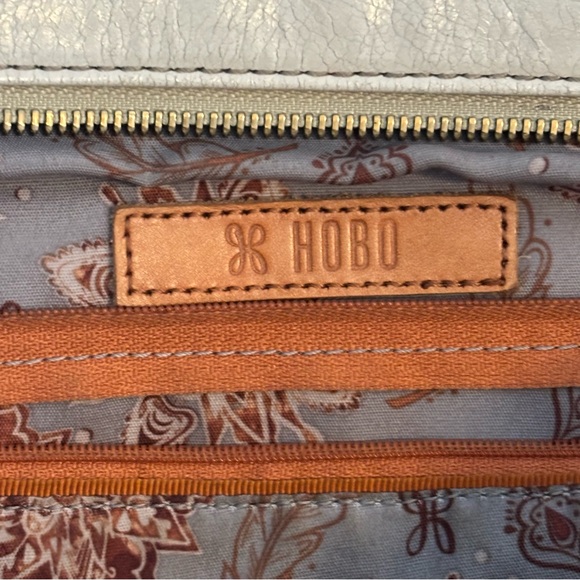 Hobo Cream Leather Tote - Picture 6 of 11